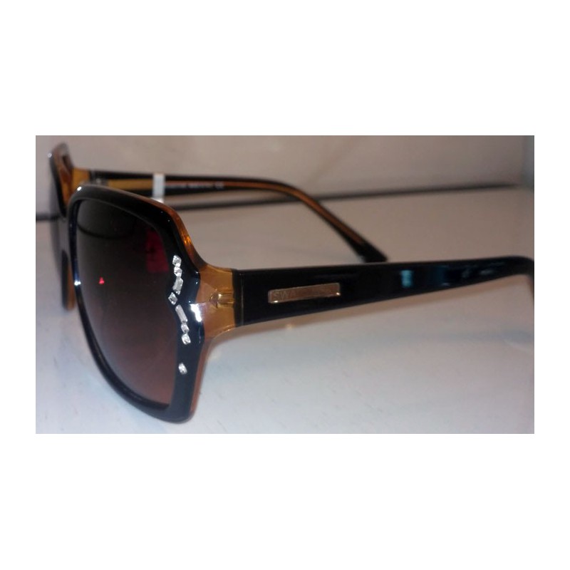 عینک آفتابی SW 29 C 02 قهوه ای سواروسکی SWAROVSKI SW 29 C 02 Sunglasses عینک آفتابی SW 29 C 02 قهوه ای سواروسکی SWAROVSKI SW 29 C 02 Sunglasses